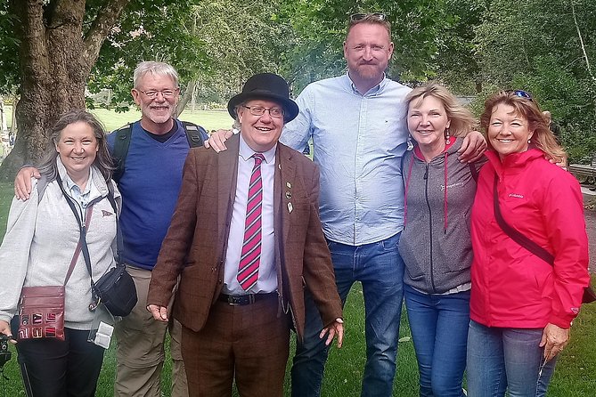 Walking tour in Merrion Square Park with a pint of Guinness Dublin Rogues Tour - The names you will hear, and why they matter in Dublin