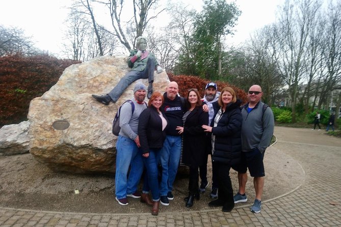 Walking tour in Merrion Square Park with a pint of Guinness Dublin Rogues Tour - Pace, comfort, and who this suits best