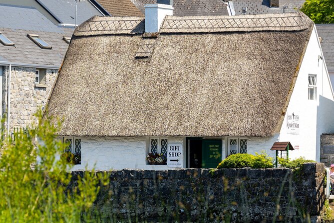 Walking Tour of The Quiet Man Film Locations in Cong - John Wayne and Maureen OHara: the statue stop you will remember