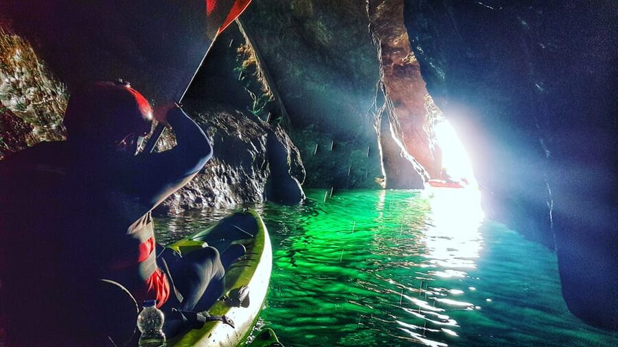 Wexford: Hook Peninsula Sea Cave Kayaking Experience - Entering sea caves and arches: what to expect on the water