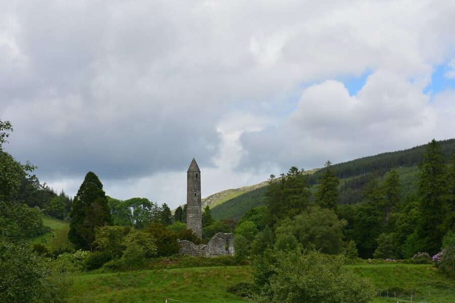 Wicklow Mountains Private Day Tour including Glendalough - Lunch at a Traditional Irish Pub: What to Expect and What to Budget