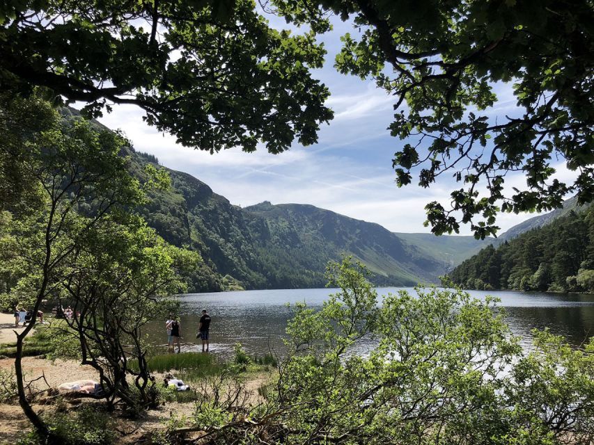 Wicklow: Private Day Tour from Dublin - Lunch near Glendalough and the smart way to refuel